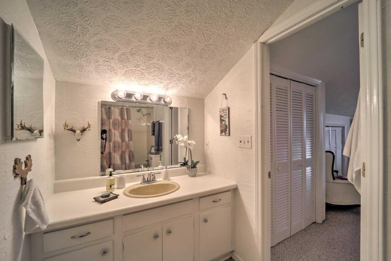 Beautiful Beech Mountain Condo With Private Balcony! Exterior photo